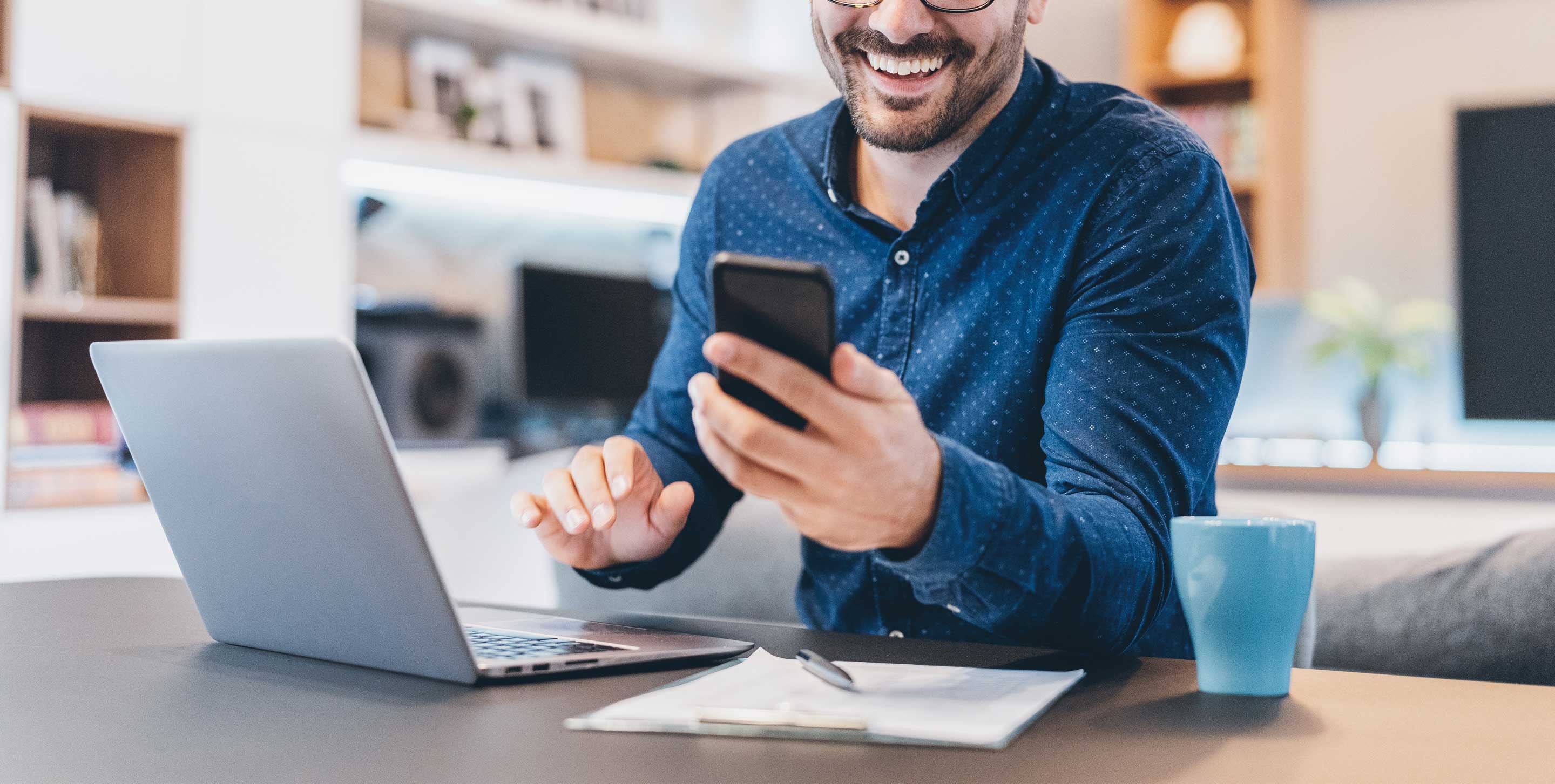 Mobile device and laptop user