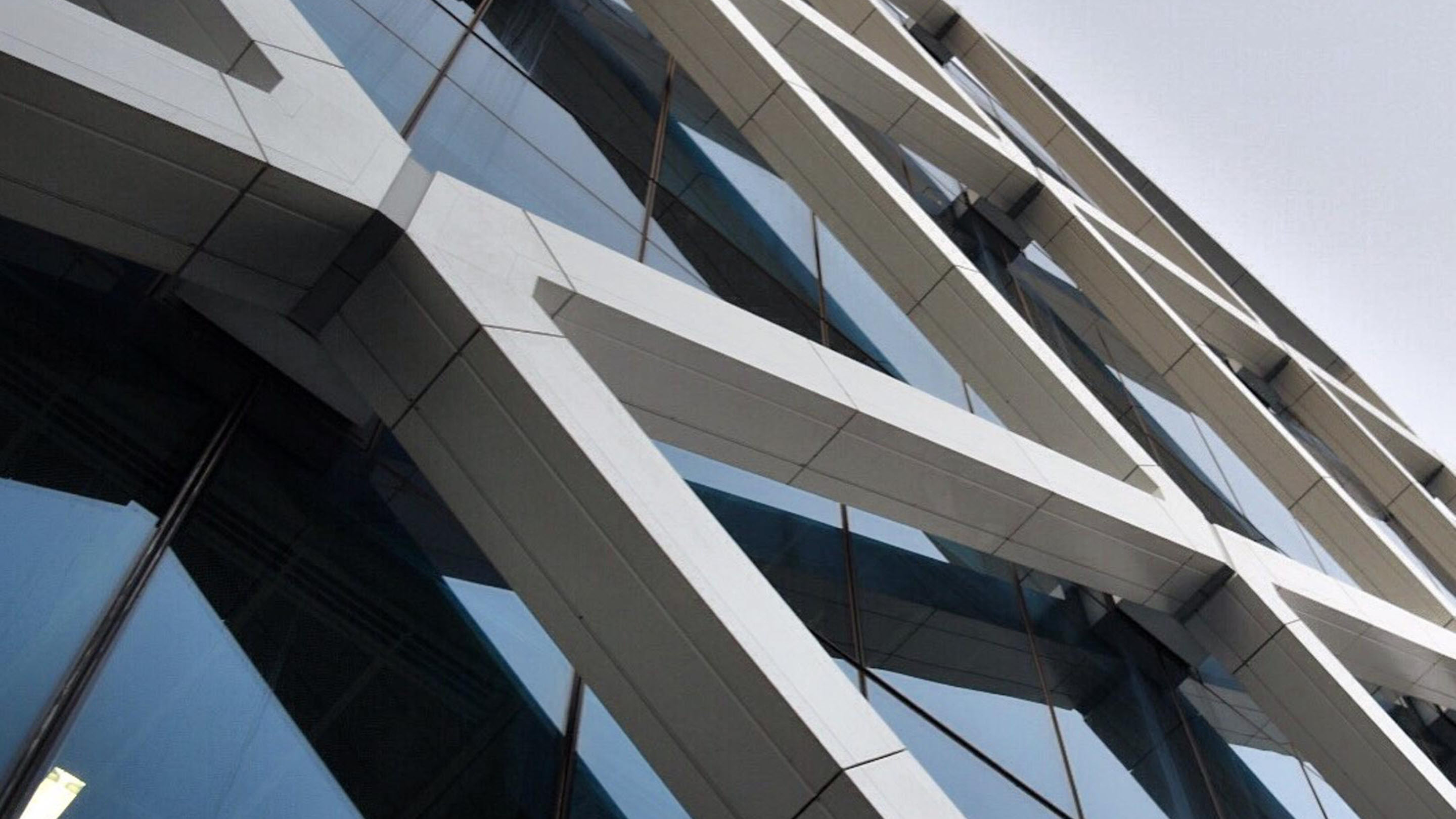 An image of trusses on an enterprise-level business building.